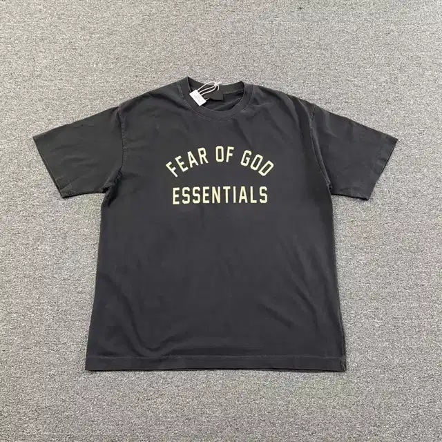 Graphic T-shirt · 236983965