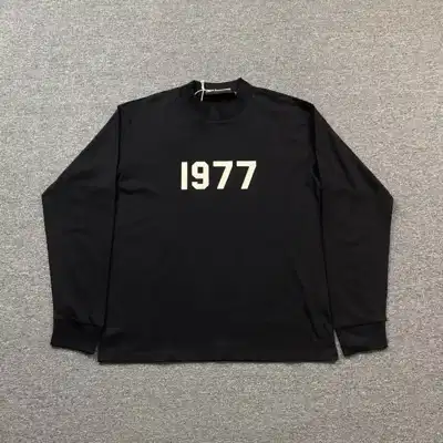Graphic top
