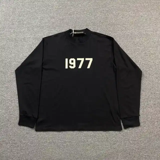 Graphic top · 166116034