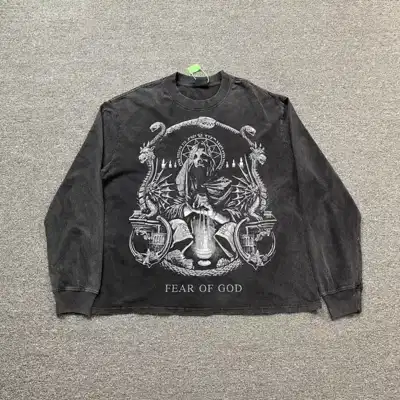 Graphic top