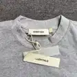 Graphic T-shirt — photo 5