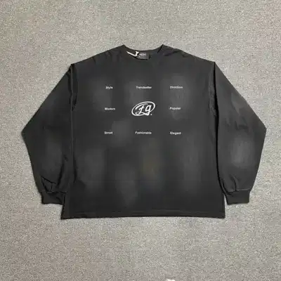 Graphic top