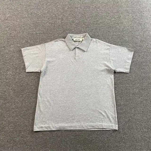 Graphic T-shirt · 244688339