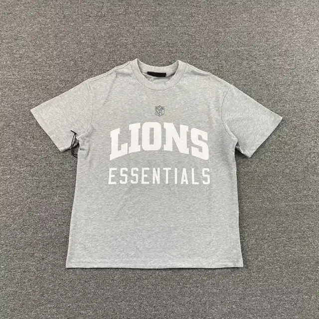 Graphic T-shirt · 228311807
