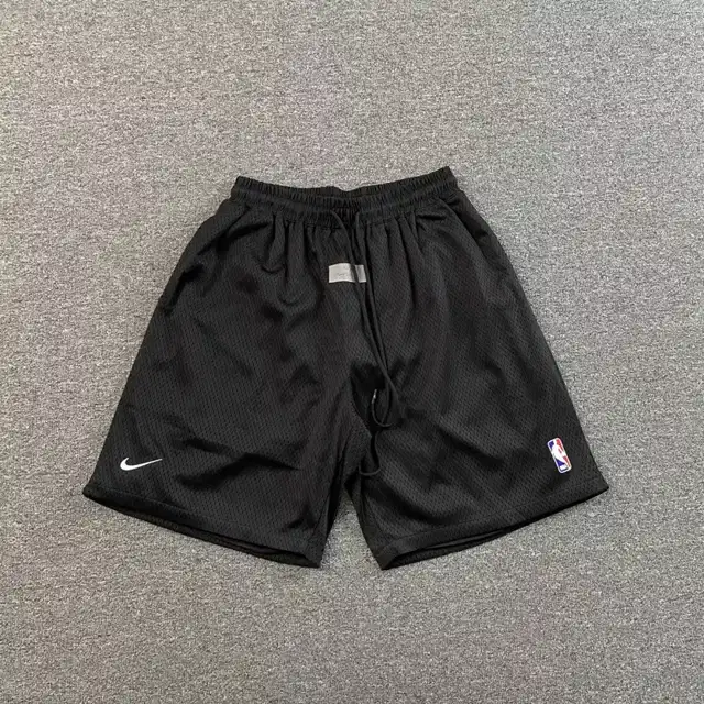 Logo shorts · 235542349