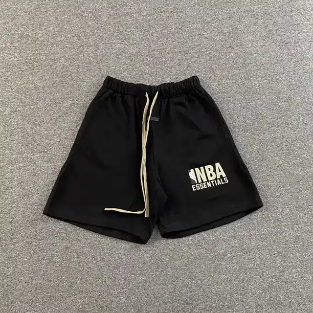 Logo shorts · 198409572