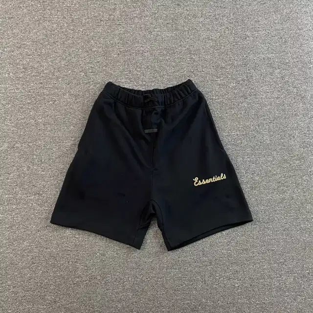 Logo shorts · 245807481