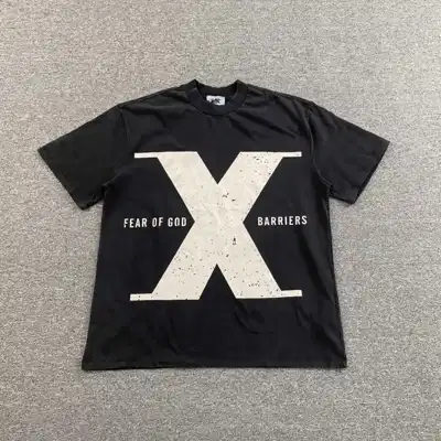 Graphic top