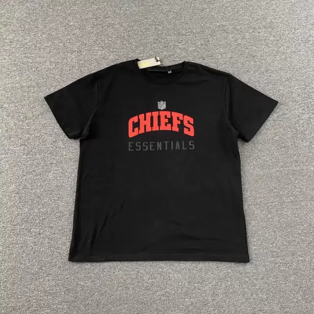 Graphic T-shirt · 233072108