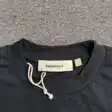 Graphic T-shirt — photo 7