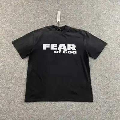 Graphic top