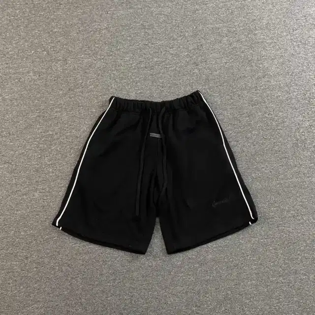 Logo shorts · 212413881