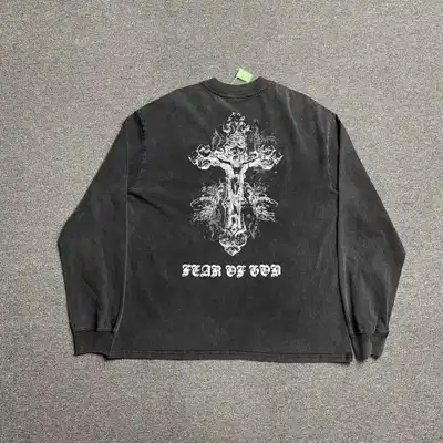 Graphic top