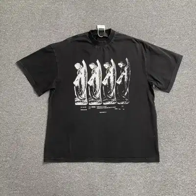 Graphic top