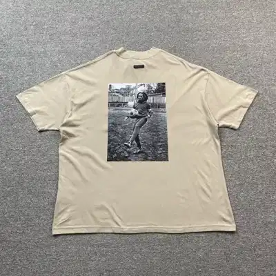 Graphic top