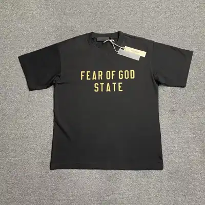 Graphic top