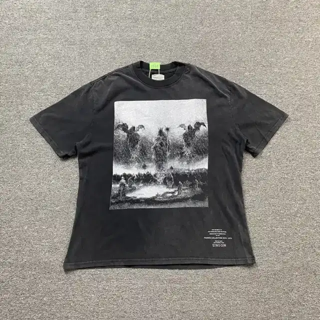 Graphic top · 166426608