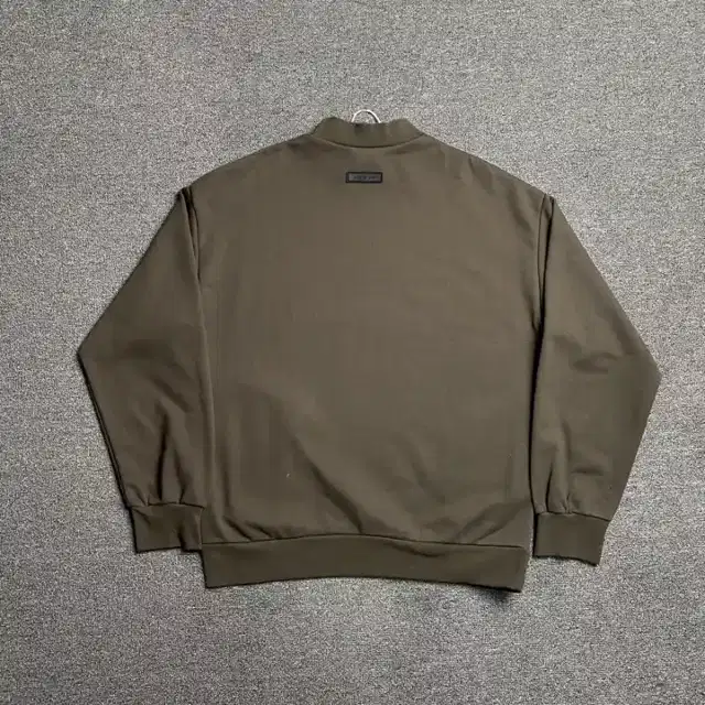Crewneck sweatshirt · 168989878