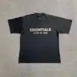 Graphic T-shirt — photo 13