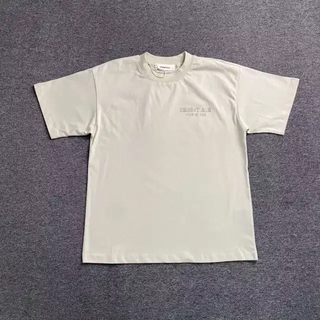 Graphic T-shirt · 223694886