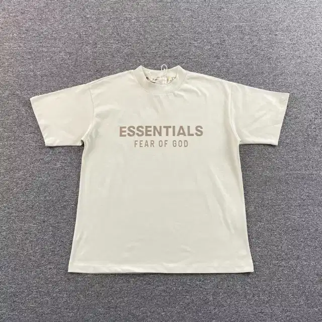 Graphic T-shirt · 223633084
