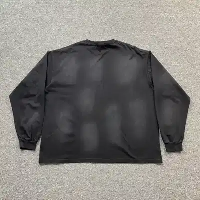 Graphic top