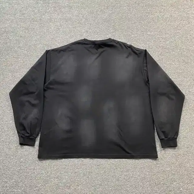 Graphic top · 173908160