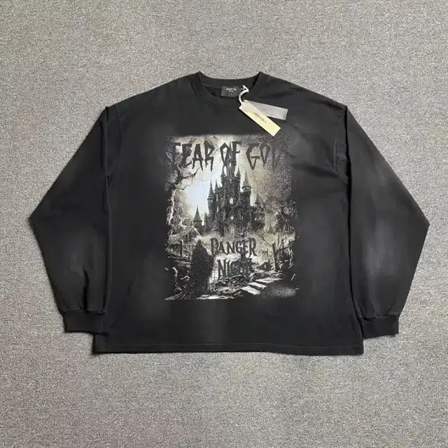 Graphic top · 173755147