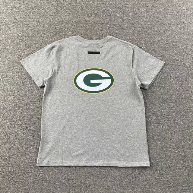 Graphic T-shirt · 233243978