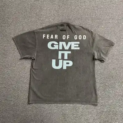 Graphic top