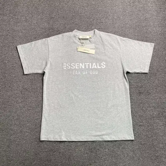 Graphic T-shirt · 223437878