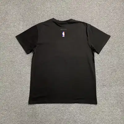 Graphic top