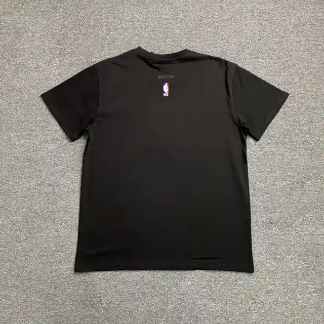 Graphic top · 187392044