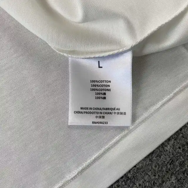 Graphic T-shirt · 228276856
