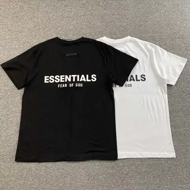 Graphic T-shirt · 233589461