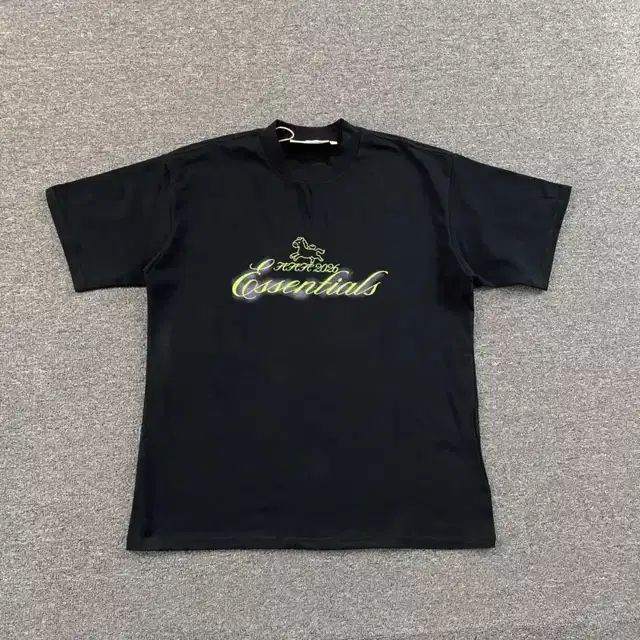 Graphic T-shirt · 225211023