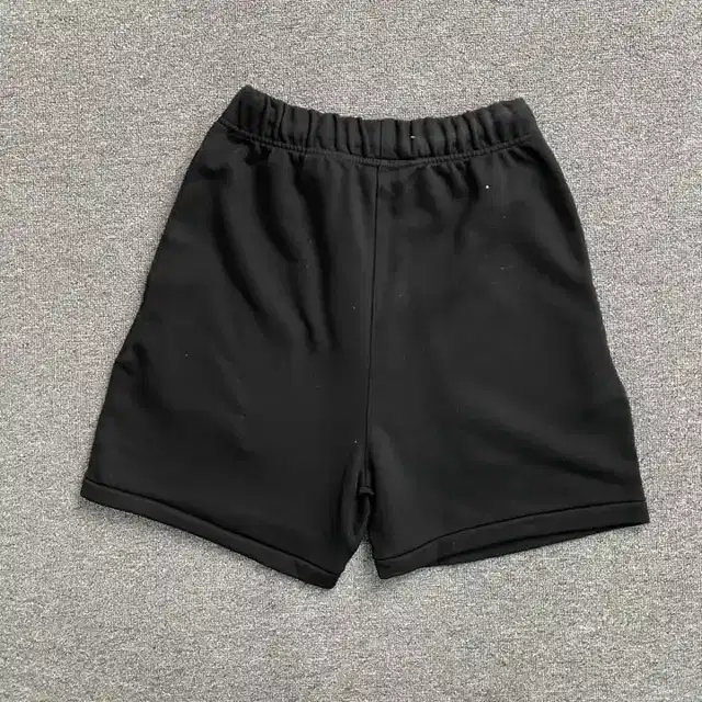 Logo shorts · 184477495