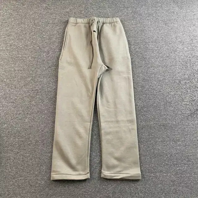 Drawstring pants · 250848214
