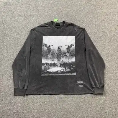Graphic top