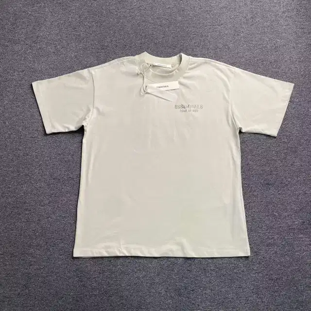 Graphic T-shirt · 223724501