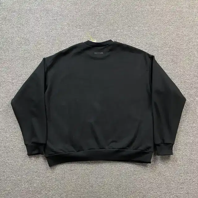 Crewneck sweatshirt · 176375833