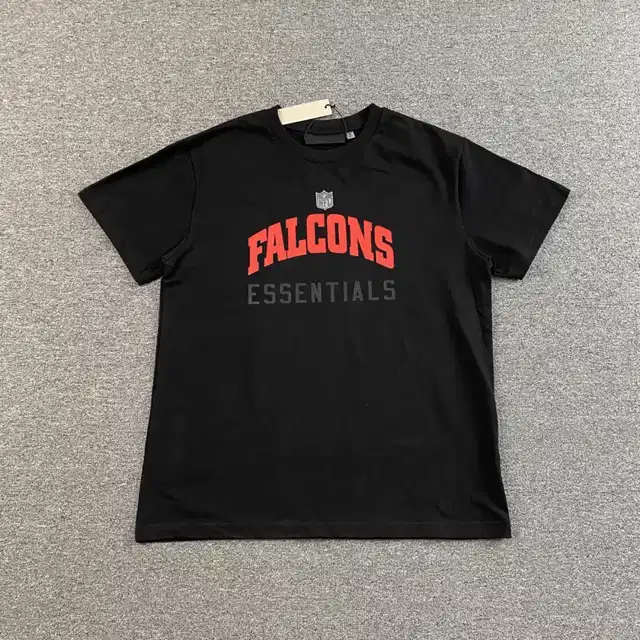 Graphic T-shirt · 233589529