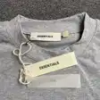 Graphic T-shirt — photo 40