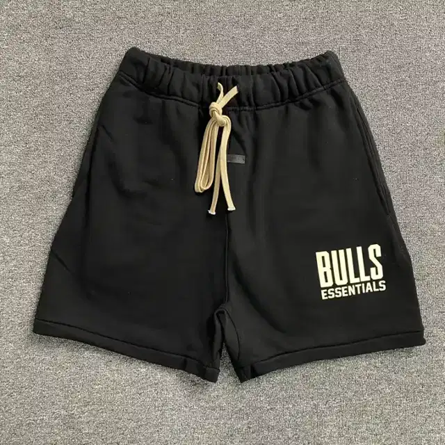 Logo shorts · 196536666