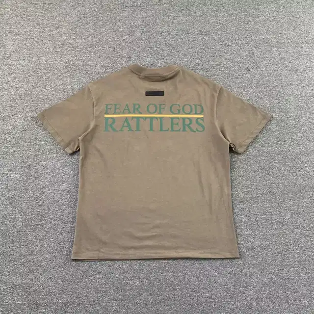 Graphic T-shirt · 228311791