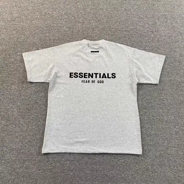 Graphic T-shirt · 223632132