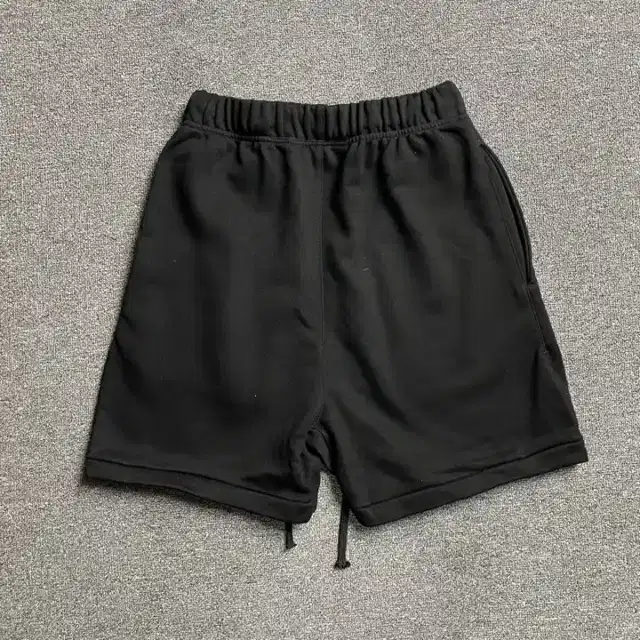 Logo shorts · 181300438