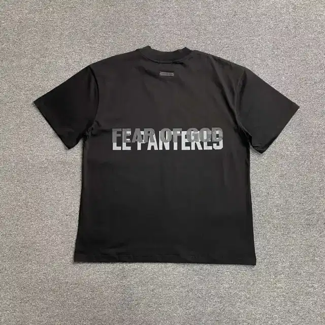 Graphic top · 207406943