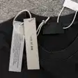 Graphic T-shirt — photo 6