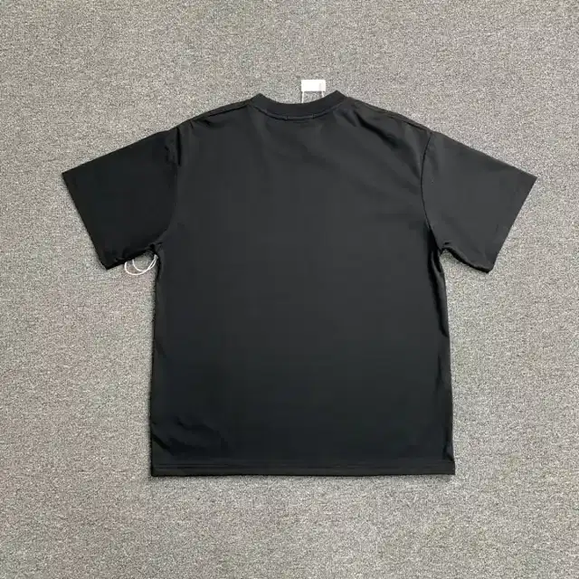 Graphic top · 188724380